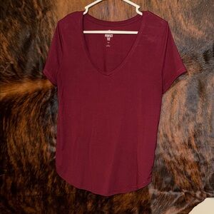 Maroon perfect tee